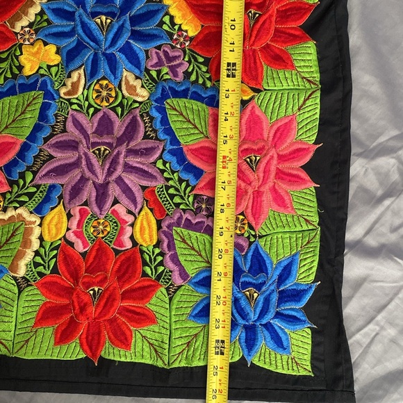 Embroidered Mexican top by Mary - Picture 2 of 4